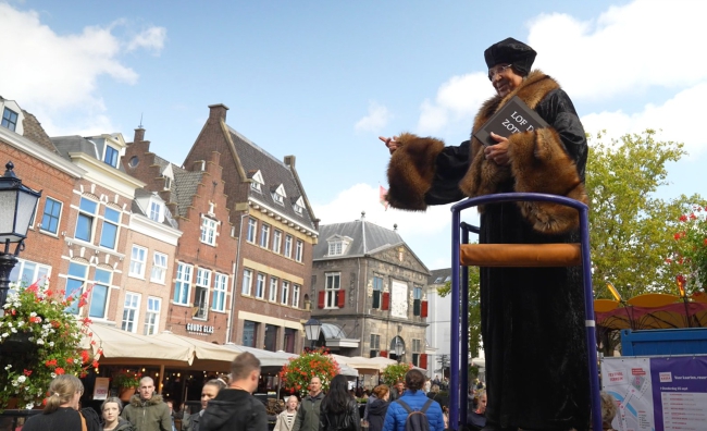 Muziektheaterstuk 'Erasmus hier en nu' in Sint Janskerk